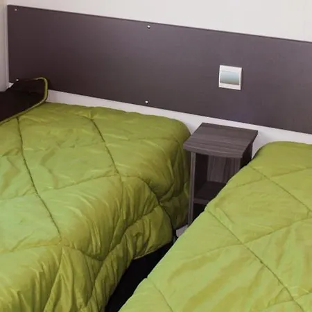 Maeva Respire De La Croze