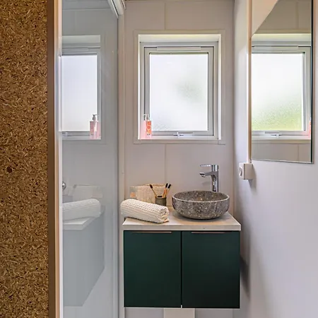 Maeva Respire De La Croze