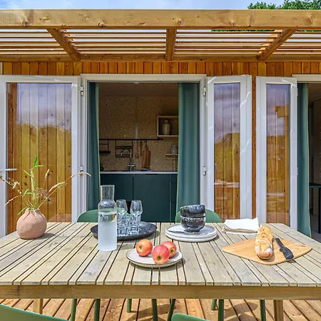 Maeva Respire De La Croze