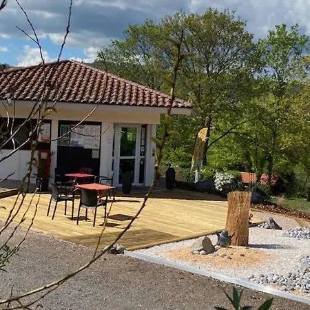 Maeva Respire De La Croze