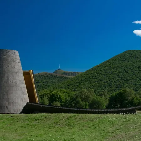 Maeva Respire De La Croze